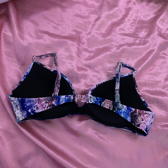 Colorful Snakeskin Bikini Top Size Large - Picture 2 of 2